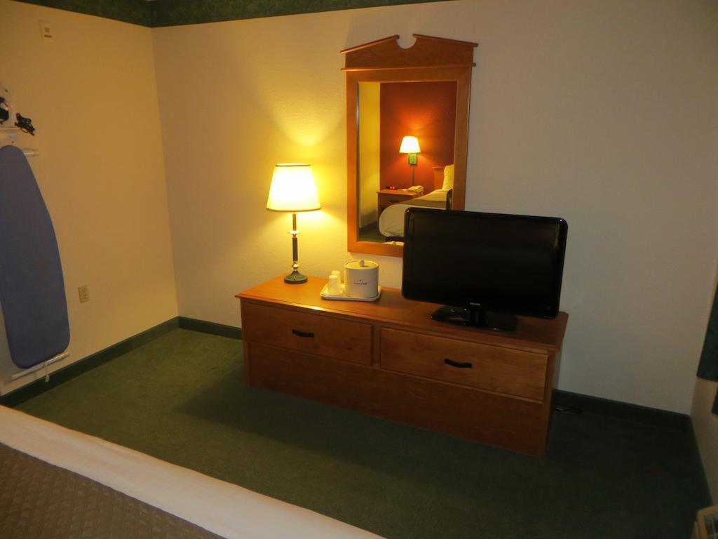 Americinn By Wyndham Manitowoc Zimmer foto